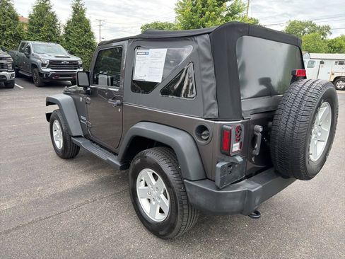 Used 2016 Jeep Wrangler Sport w/ Quick Order Package 23S AWD/4WD image 3
