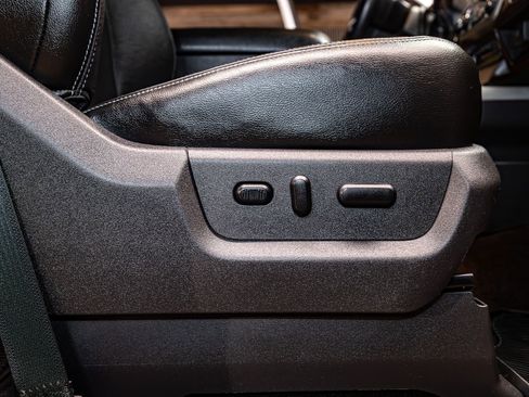 Used 2013 Ford F250 Lariat w/ Chrome Pkg image 25