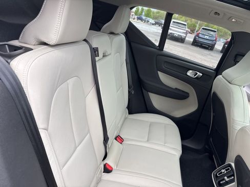 Used 2026 Volvo XC40 B5 Plus AWD/4WD image 32