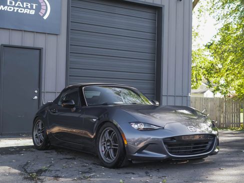 Used 2016 MAZDA MX-5 Miata Club image 1