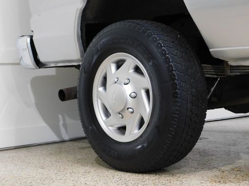 Used 2014 Ford E-250 and Econoline 250 w/ Power Group image 10