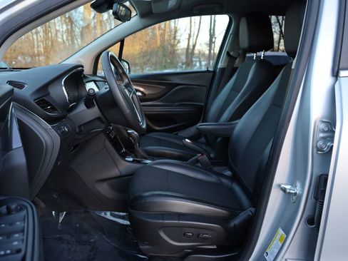 Used 2018 Buick Encore Preferred image 12