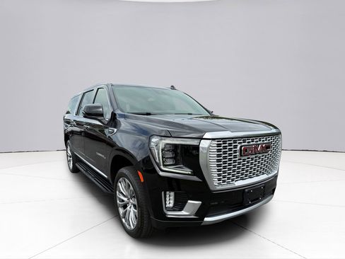 Used 2024 GMC Yukon XL Denali w/ Advanced Technology Package image 21