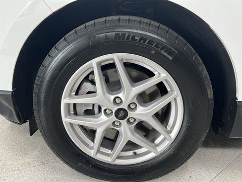 Used 2024 Ford Edge SEL image 35
