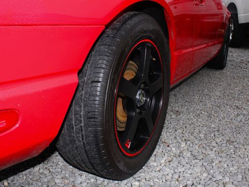 Used 2004 Ford Thunderbird image 12