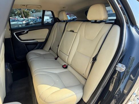 Used 2016 Volvo V60 T5 Premier w/ Convenience Package FWD image 19