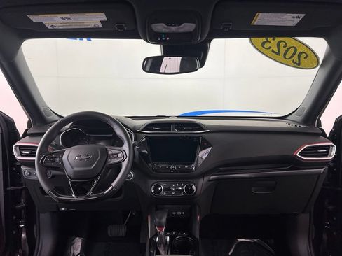 Used 2023 Chevrolet TrailBlazer RS w/ Convenience Package FWD image 9