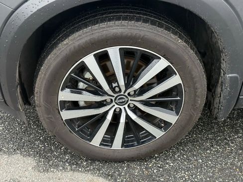 Used 2024 Nissan Pathfinder Platinum w/ Cargo Package image 11