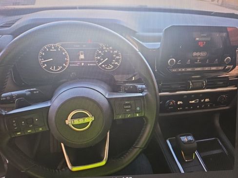 Used 2024 Nissan Pathfinder SV image 7