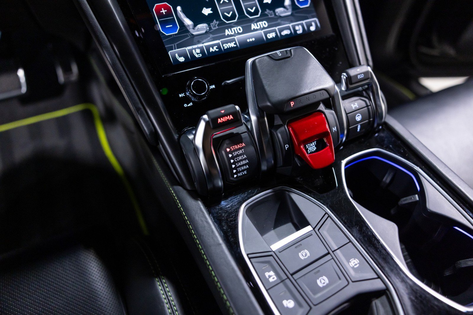 Used 2022 Lamborghini Urus AWD/4WD image 47