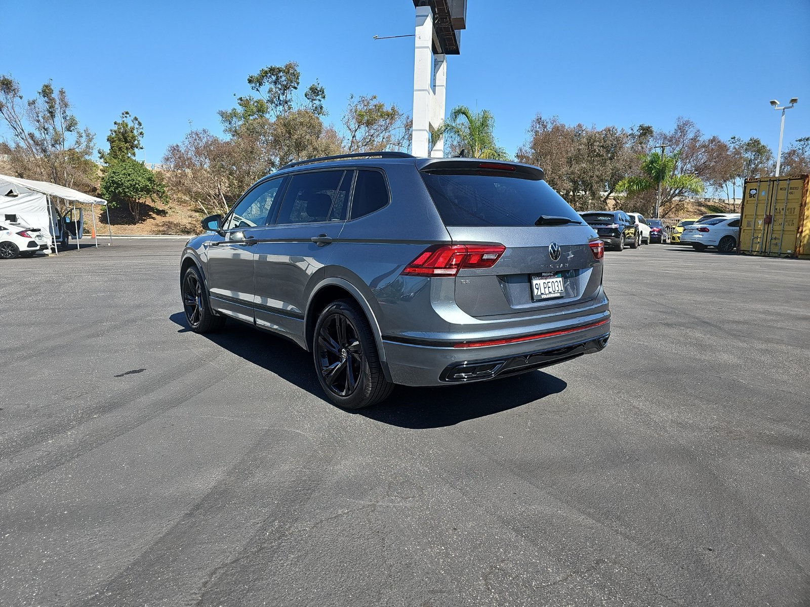 Certified 2024 Volkswagen Tiguan SE R-Line FWD image 7