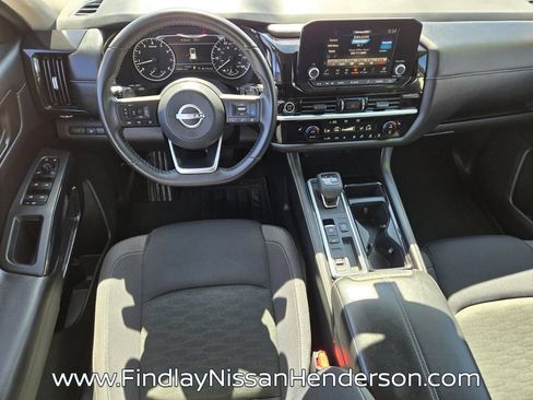 Used 2024 Nissan Pathfinder SV FWD image 13