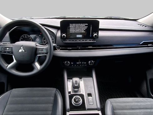 Used 2024 Mitsubishi Outlander SE FWD image 15
