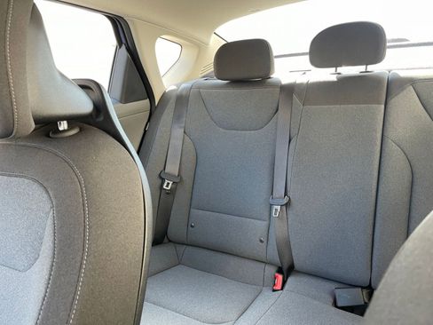 Used 2025 Kia K4 LXS image 38