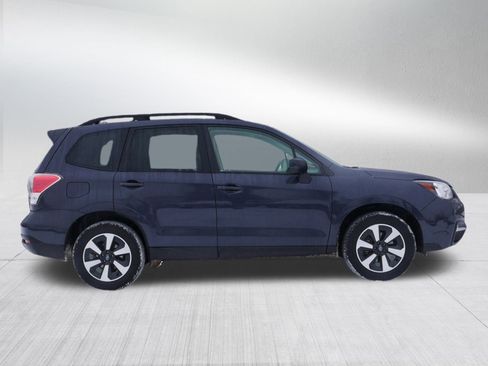 Used 2018 Subaru Forester 2.5i Premium w/ All-Weather Package image 12