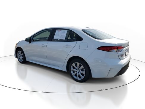 Used 2025 Toyota Corolla LE image 4