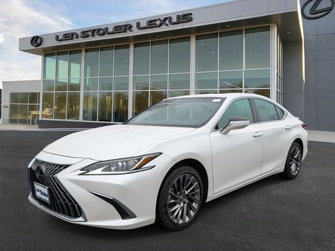 Used 2025 Lexus ES 300h w/ Technology Package image 7