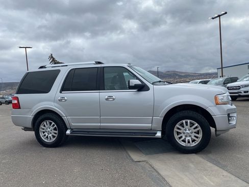 Used 2017 Ford Expedition Limited image 19