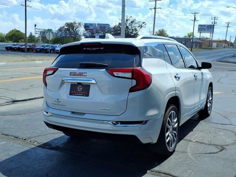 Used 2024 GMC Terrain Denali w/ Denali Premium Package AWD/4WD image 4