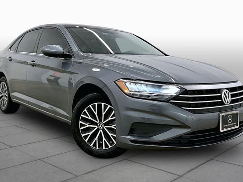 Used 2021 Volkswagen Jetta SE FWD image 3