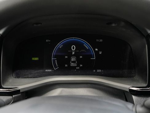 Used 2025 Toyota Camry LE FWD image 18