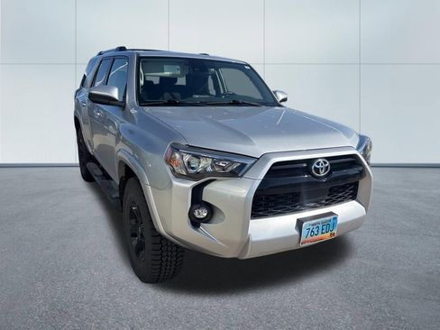 Used 2022 Toyota 4Runner SR5 AWD/4WD image 6