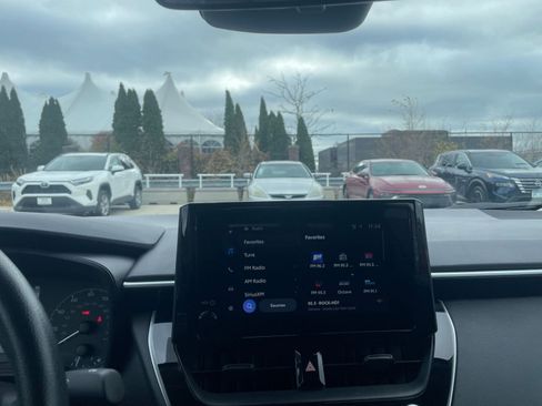 Used 2025 Toyota Corolla LE image 18