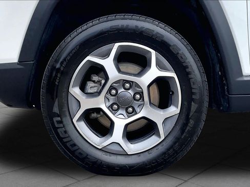 Used 2022 Jeep Compass Trailhawk AWD/4WD image 11