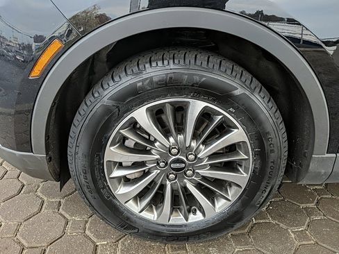 Certified 2022 Lincoln Nautilus AWD w/ Premium Package image 9