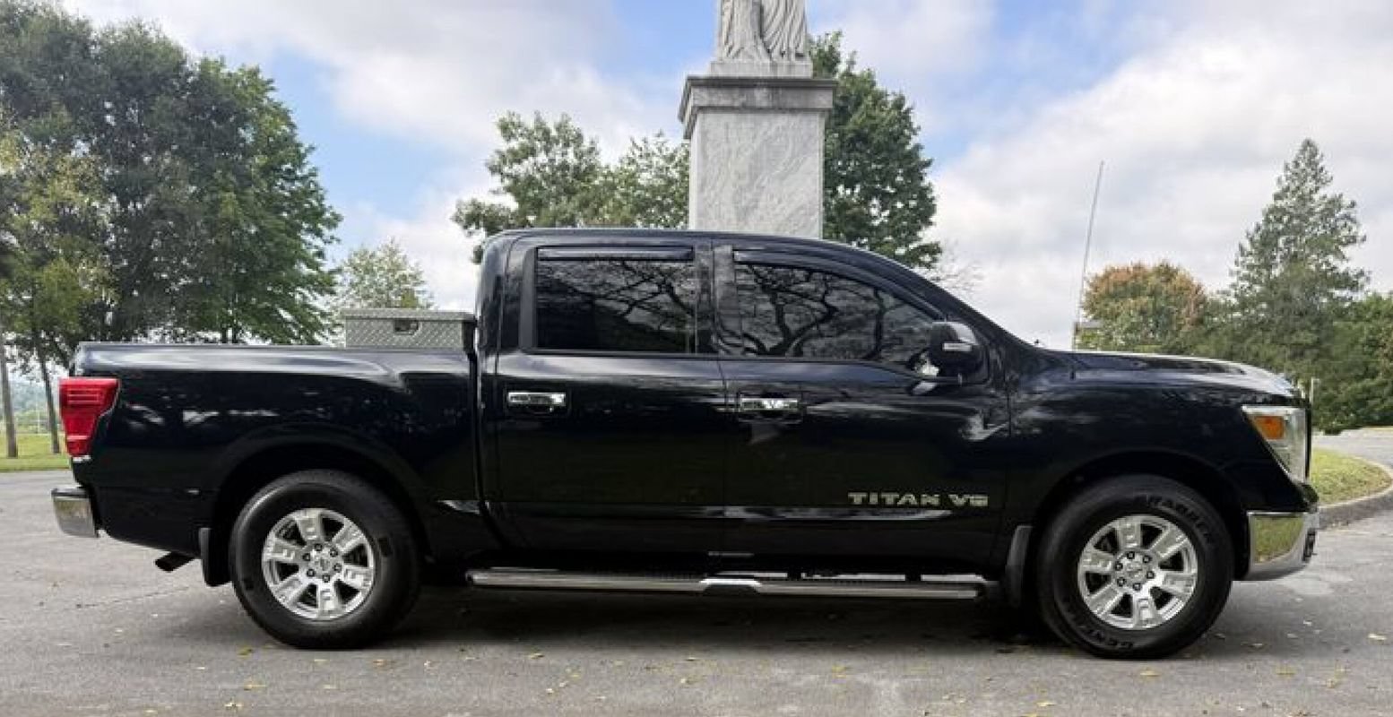 Used 2019 Nissan Titan SV RWD image 6