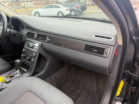 Used 2008 Volvo XC70 3.2 image 12