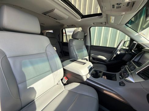 Used 2018 Chevrolet Tahoe LT w/ LT Signature Package AWD/4WD image 8