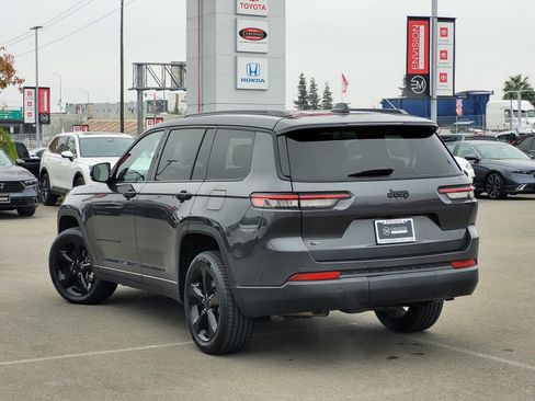 Used 2022 Jeep Grand Cherokee L Laredo image 7