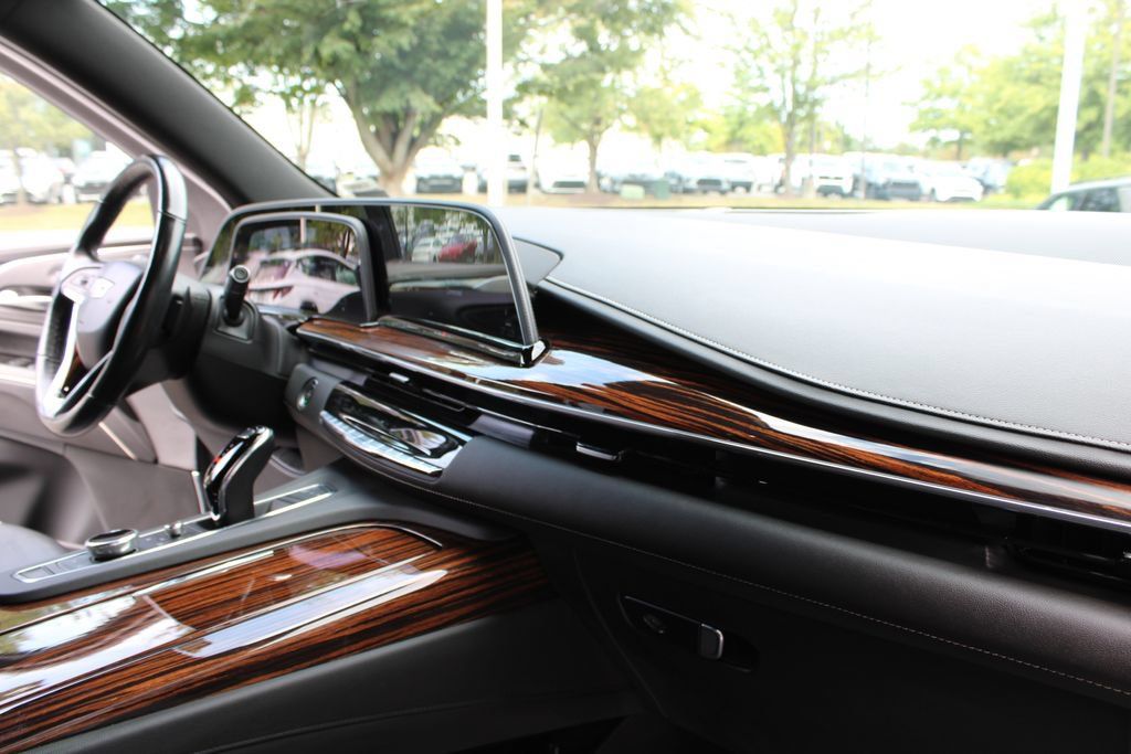 Used 2021 Cadillac Escalade Premium Luxury AWD/4WD image 29