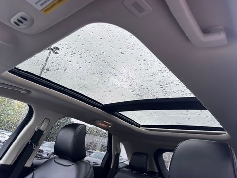 Used 2023 Ford Edge SEL w/ Convenience Package image 11