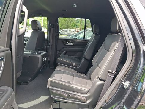 Used 2023 GMC Yukon SLT AWD/4WD image 12