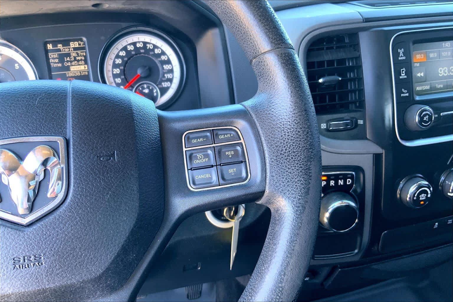 Used 2015 RAM 1500 Express RWD image 22