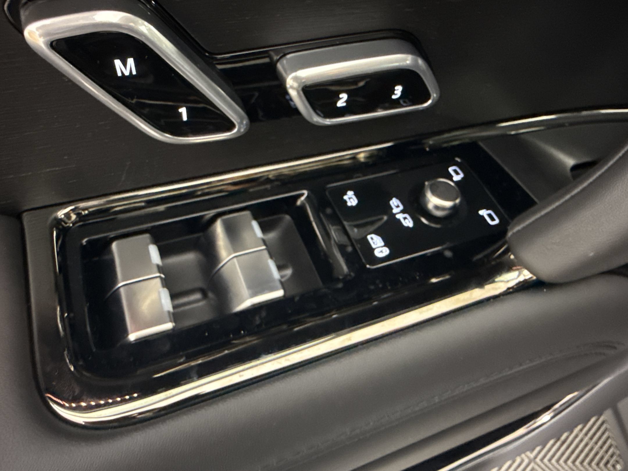 New 2026 Land Rover Range Rover Sport Dynamic SE AWD/4WD image 14