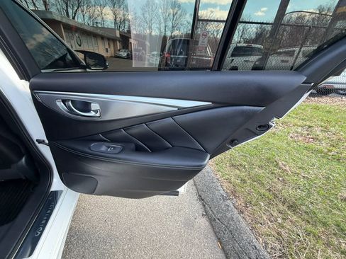 Used 2015 INFINITI Q50 Premium w/ Navigation Package image 17