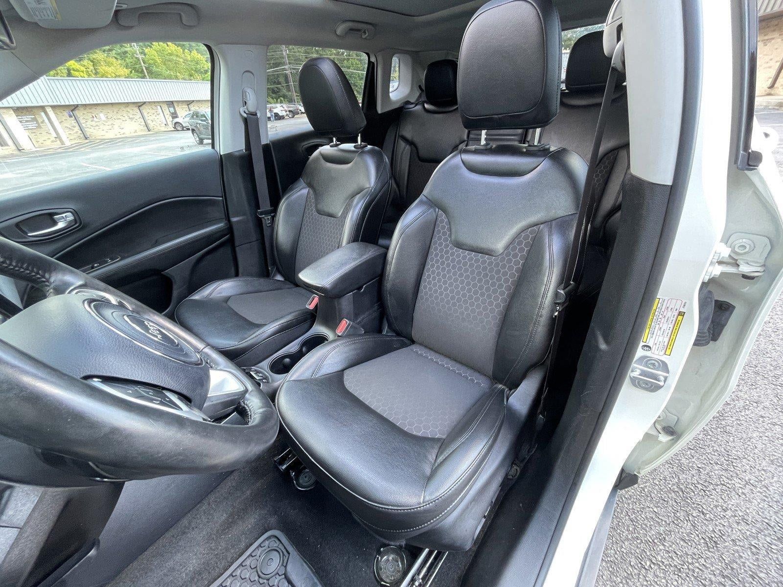 Used 2018 Jeep Compass Latitude w/ Popular Equipment Group AWD/4WD image 10