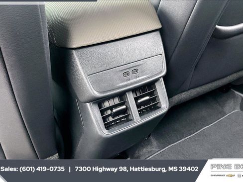 New 2026 Chevrolet Equinox LT w/ Convenience Package II FWD image 25