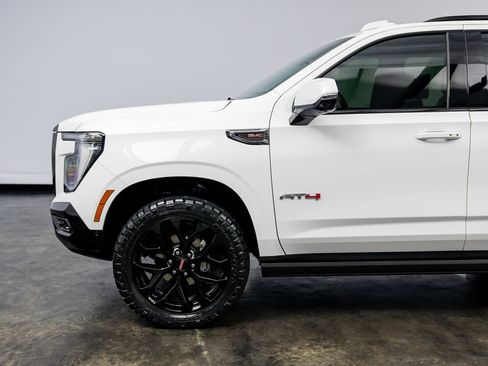 Used 2025 GMC Yukon AT4 w/ AT4 Premium Plus Package image 19