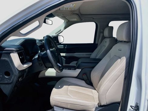 Used 2024 Ford Expedition Platinum RWD image 22