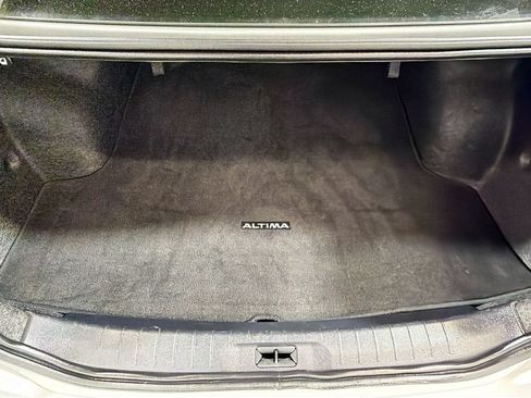 Used 2024 Nissan Altima 2.5 SV FWD image 24