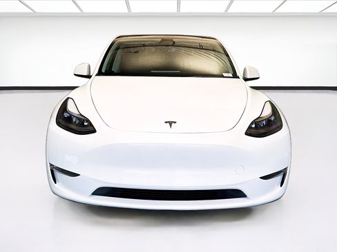 Used 2022 Tesla Model Y Performance AWD/4WD image 2