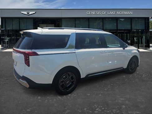 Used 2025 Kia Carnival SX FWD image 5