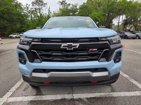 Used 2025 Chevrolet Colorado Z71 w/ Technology Package image 2
