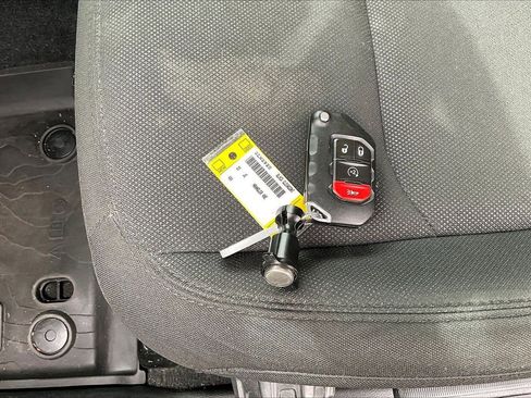 Certified 2023 Jeep Wrangler Unlimited w/ Cold Weather Group image 32