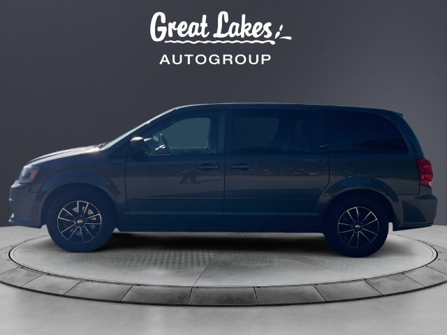 Used 2015 Dodge Grand Caravan SE w/ Quick Order Package 29E SE FWD image 2