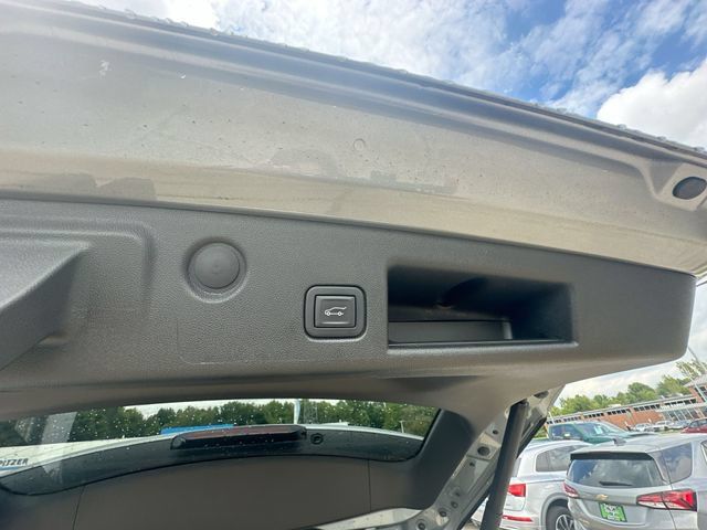 Used 2024 Chevrolet Equinox LT w/ LPO, Floor Liner Package AWD/4WD image 46